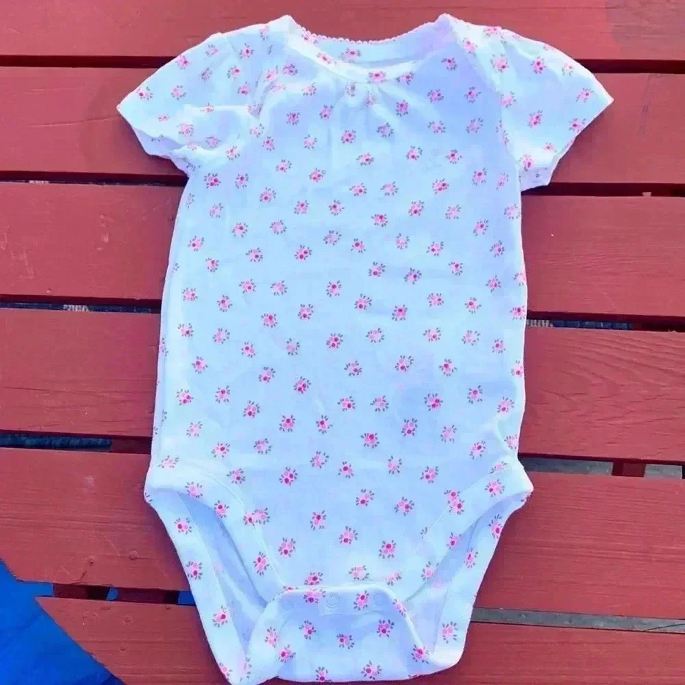 NWOT Gap dainty onesie with lace and flowers, 100% organic cotton